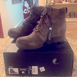 Sorel Evie Lace Boot